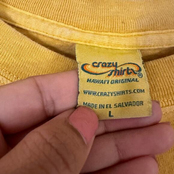 Crazy Shirts Hawaii Rooster Chicken Pineapple Yellow Shirt Men's Size Large - Picture 8 of 9